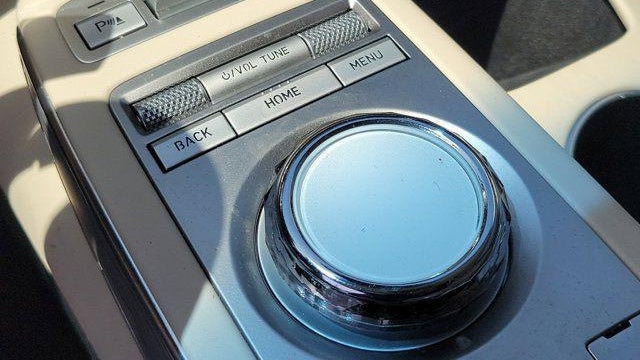 2024 Genesis GV70 2.5T Standard