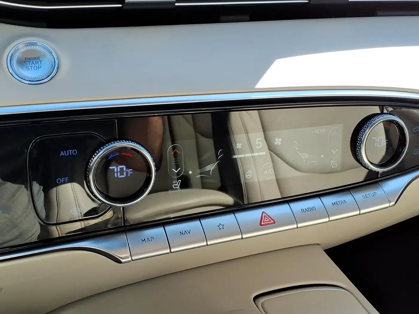 2024 Genesis Gv70 - $38,997