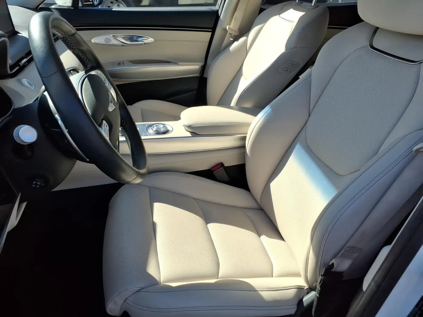 2024 Genesis Gv70 - $38,997