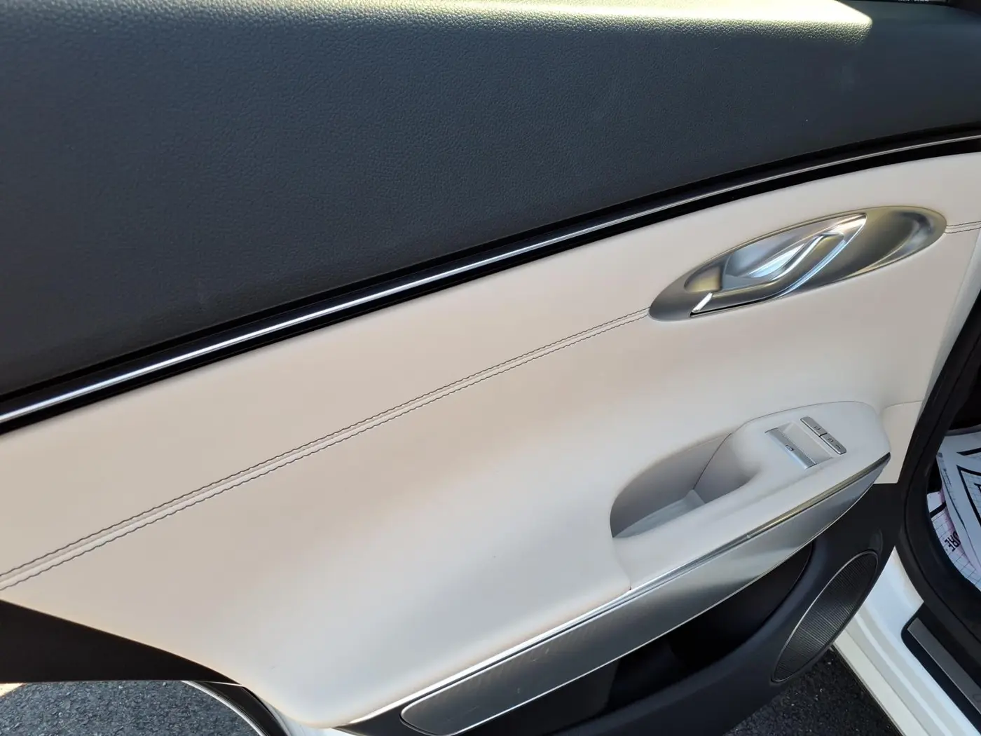 2024 Genesis Gv70 - $38,997