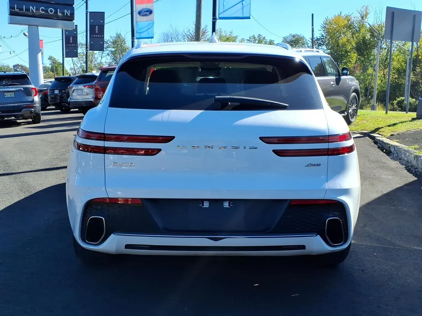 2024 Genesis Gv70 - $38,997