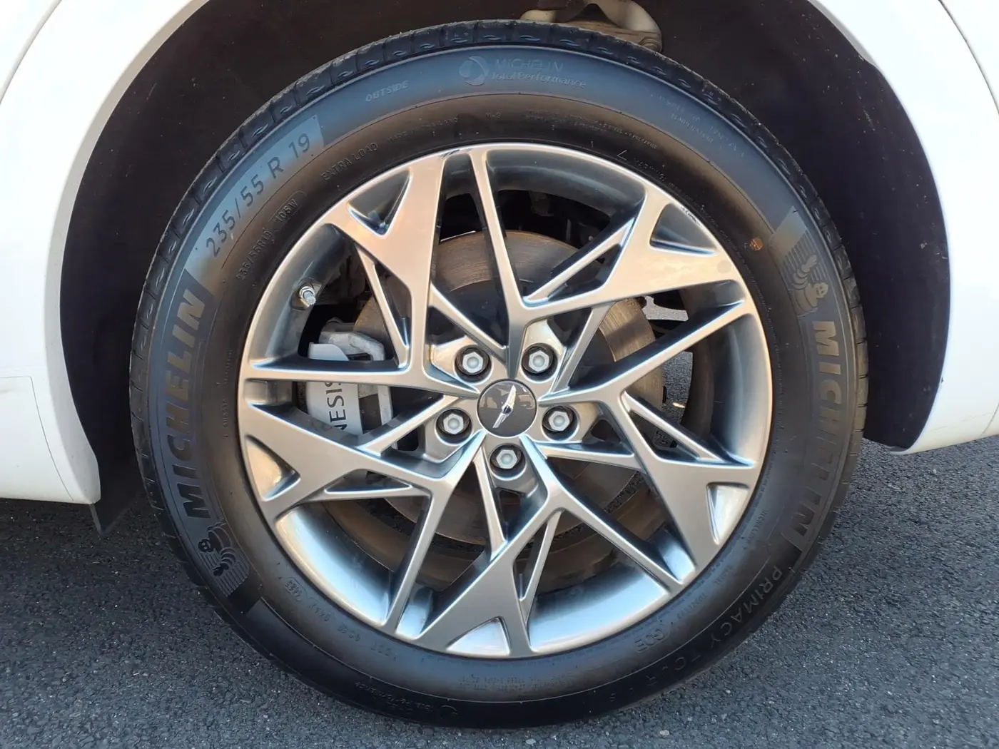 2024 Genesis Gv70 - $38,997