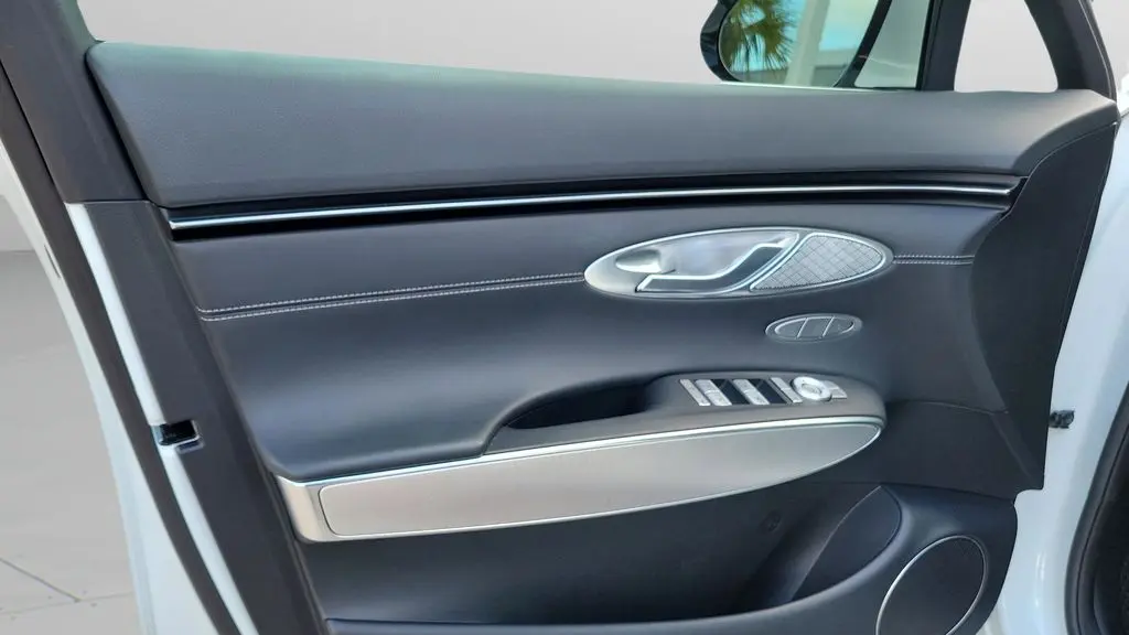 2025 Genesis GV70 2.5T Standard