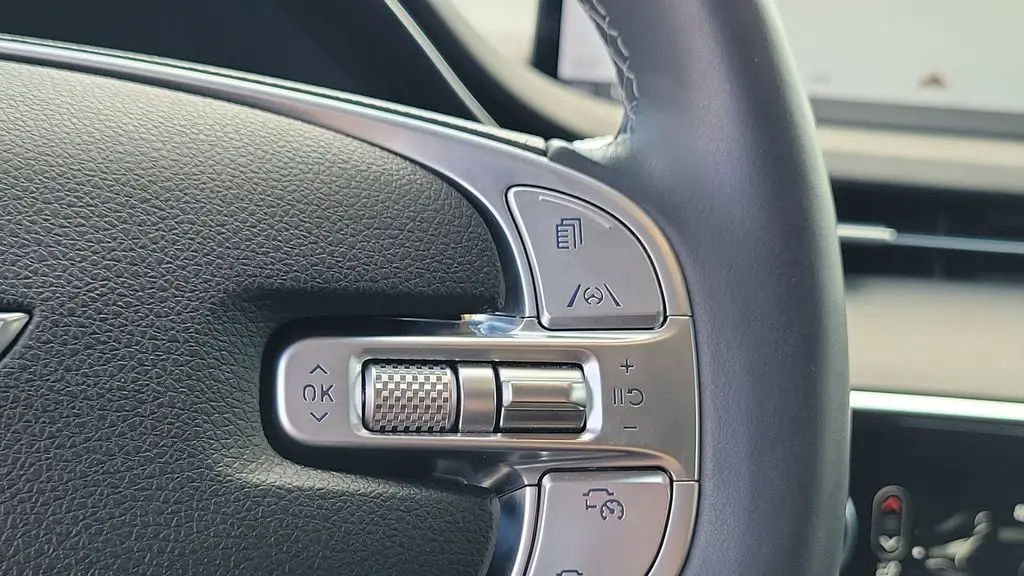 2025 Genesis GV70 2.5T Standard