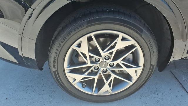 2025 Genesis GV70 2.5T Standard