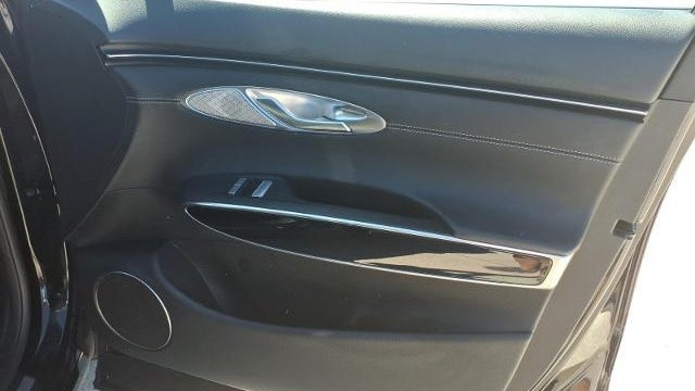 2025 Genesis GV70 2.5T Standard