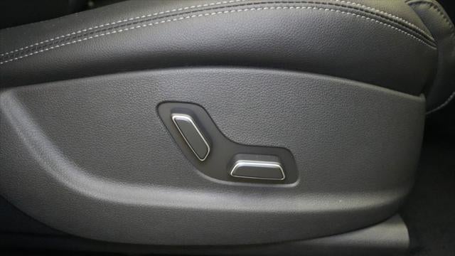 2026 Genesis GV70 2.5T Standard