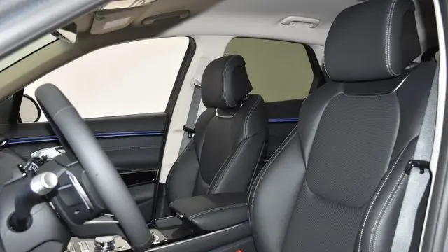 2026 Genesis GV70 2.5T Standard