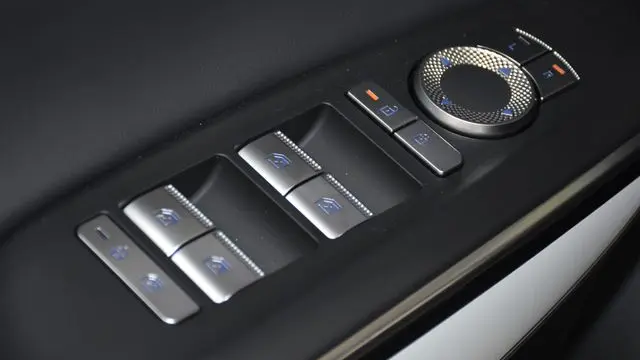 2026 Genesis GV70 2.5T Standard