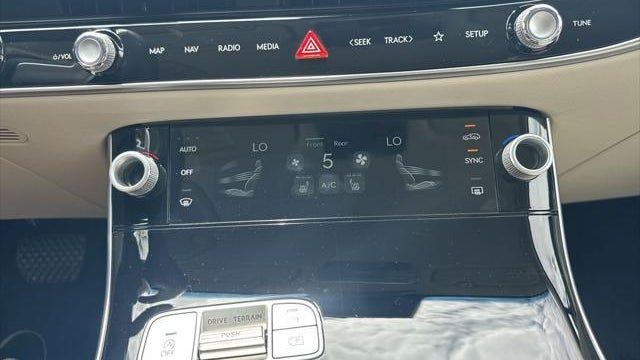 2026 Genesis GV70 2.5T Standard