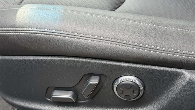 2024 Genesis GV70 2.5T Standard