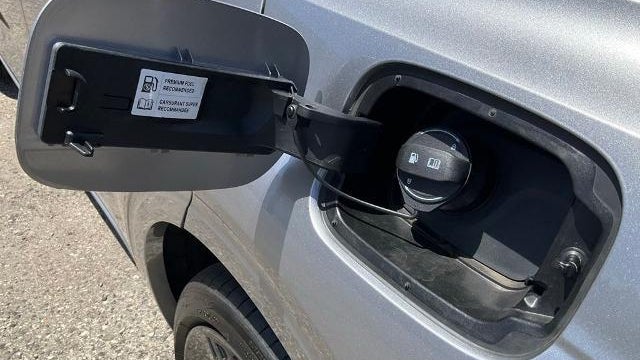 2024 Genesis GV70 2.5T Standard