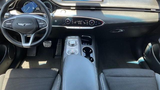 2024 Genesis GV70 2.5T Standard