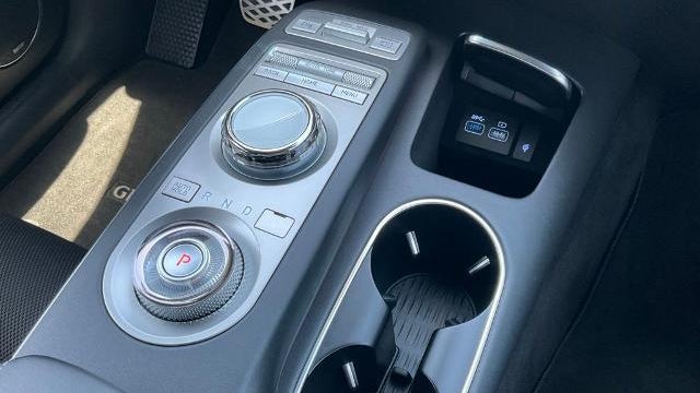 2024 Genesis GV70 2.5T Standard