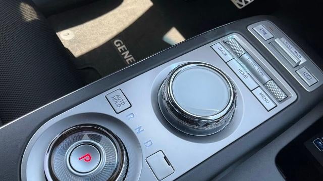 2024 Genesis GV70 2.5T Standard