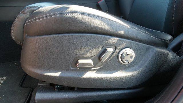 2025 Genesis GV70 2.5T Standard