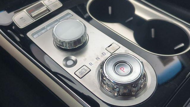 2026 Genesis GV70 2.5T Standard