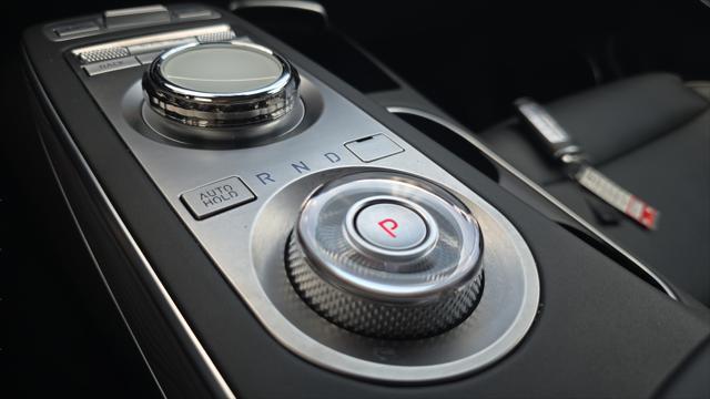 2024 Genesis GV70 2.5T Standard