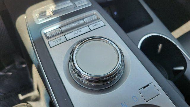 2024 Genesis GV70 2.5T Standard