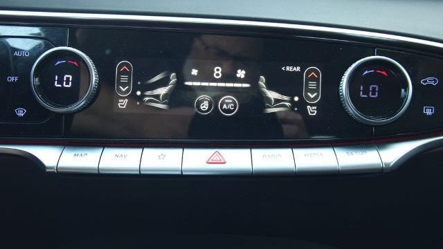 2024 Genesis GV70 2.5T Standard