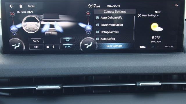2024 Genesis GV70 2.5T Standard
