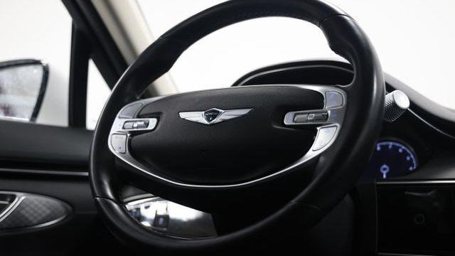 2024 Genesis GV70 2.5T Standard