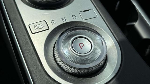2025 Genesis GV70 2.5T Standard