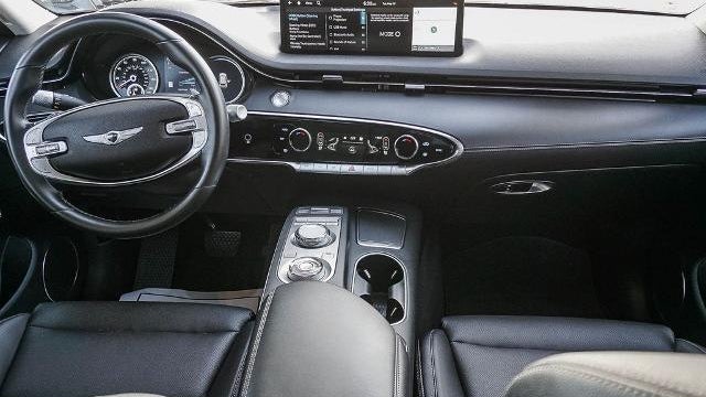 2025 Genesis GV70 2.5T Standard