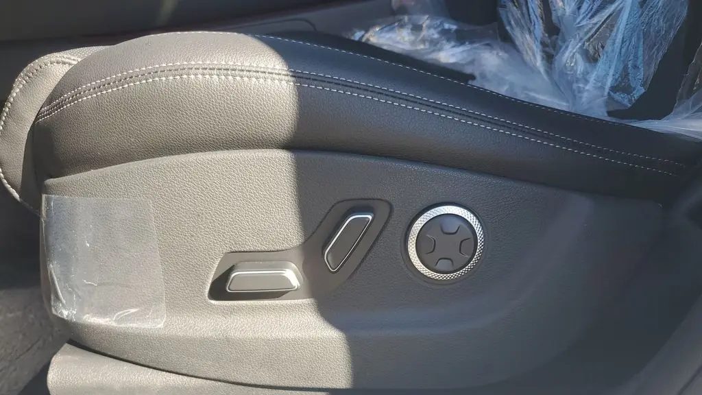 2026 Genesis GV70 2.5T Standard