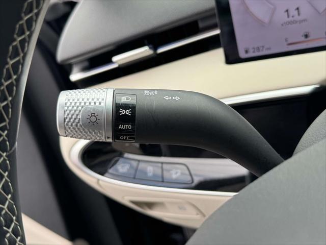 2026 Genesis Gv70 - $50,501