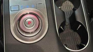 2024 Genesis GV70 2.5T Standard