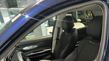 2024 Genesis GV70 2.5T Standard