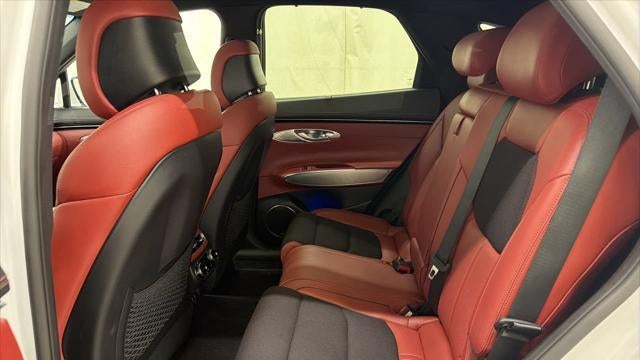 2024 Genesis GV70 2.5T Standard
