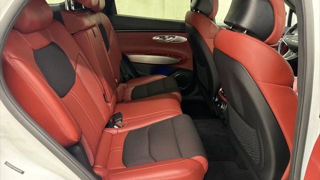 2024 Genesis GV70 2.5T Standard