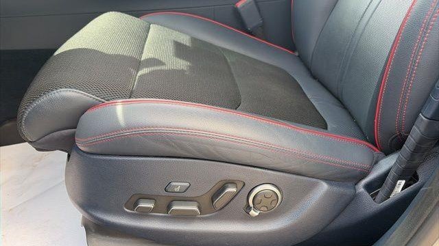 2024 Genesis GV70 2.5T Standard
