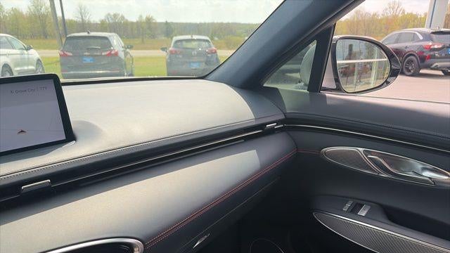2024 Genesis GV70 2.5T Standard