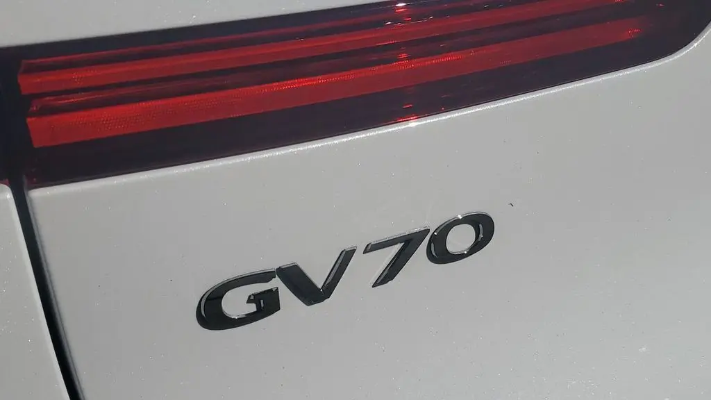 2024 Genesis GV70 2.5T Standard