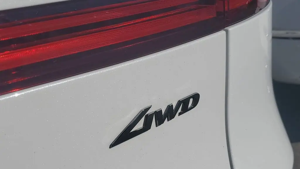 2024 Genesis GV70 2.5T Standard
