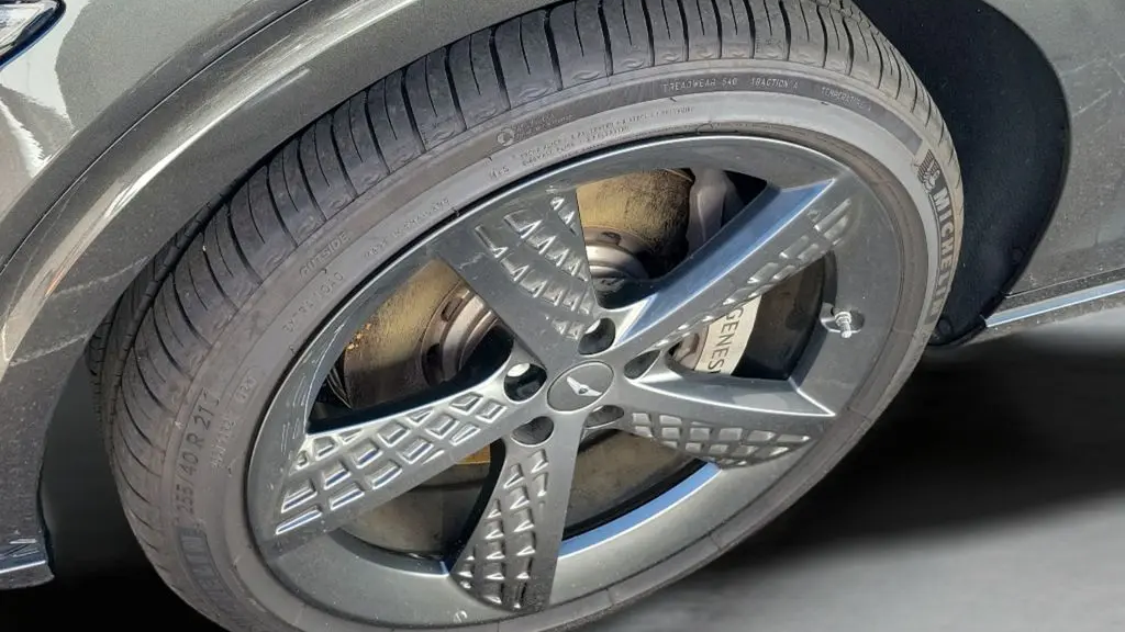 2024 Genesis GV70 2.5T Standard
