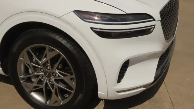 2025 Genesis GV70 2.5T Standard