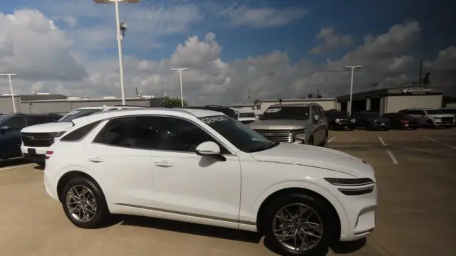 2025 Genesis GV70 2.5T Standard