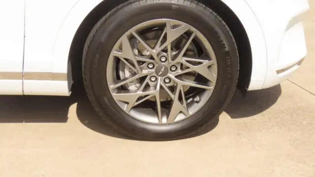 2025 Genesis GV70 2.5T Standard