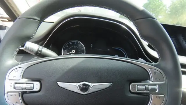 2025 Genesis GV70 2.5T Standard