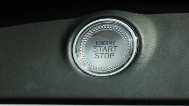 2025 Genesis GV70 2.5T Standard
