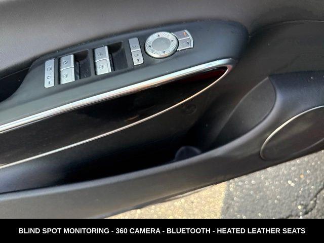 2025 Genesis Gv70 - $29,994