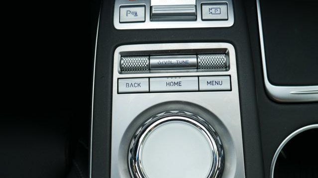 2025 Genesis GV70 2.5T Standard