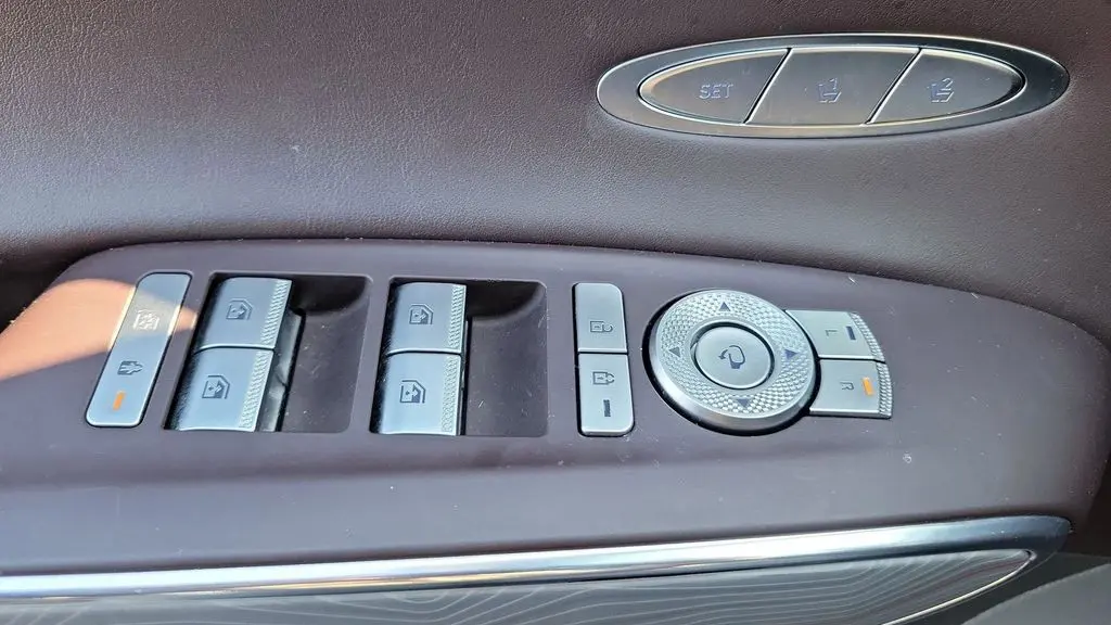 2024 Genesis GV70 2.5T Standard