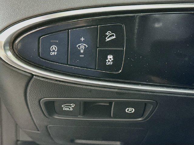 2025 Genesis Gv70 - $32,780