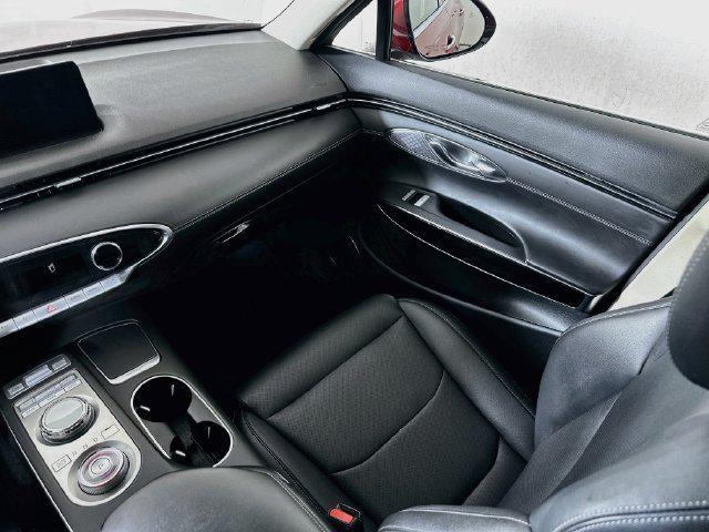 2025 Genesis Gv70 - $32,780