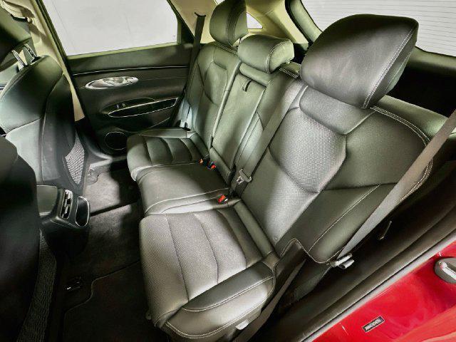2025 Genesis Gv70 - $32,780